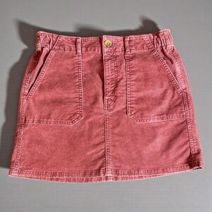 AMERICAN EAGLE DEEP ROSE CORDUROY SUPER STRETCH MINI SKIRT SIZE 4